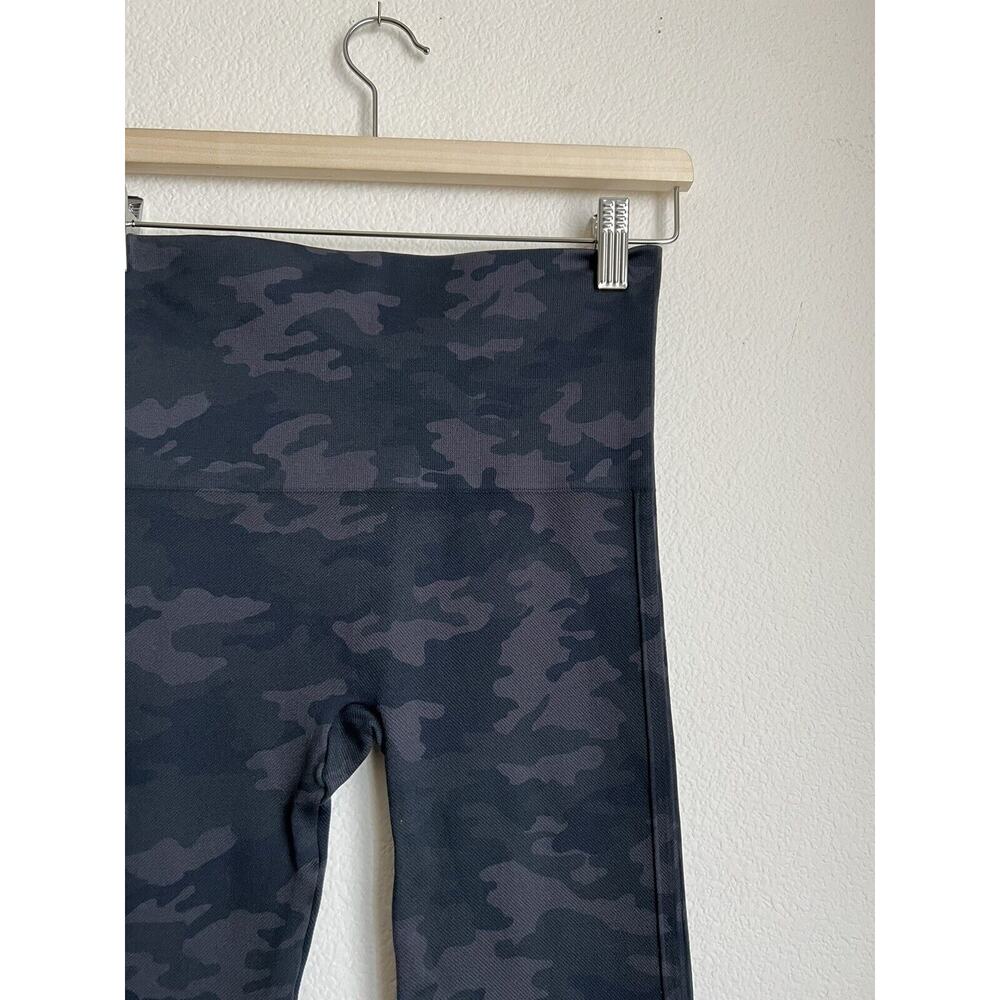 SPANX Look At Me Now Camo Seamless leggings - Picture 6 of 7